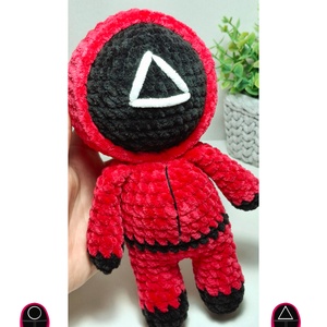 Squid Game figura, Játék & Sport, Plüssállat & Játékfigura, Más figura, Horgolás, MESKA