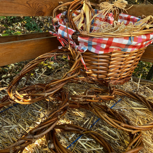 Természetes vadszőlő koszorúalap � romantikus, rusztikus dekoráció, Karácsony, Adventi díszek, Adventi koszorú, Kosárfonás, MESKA