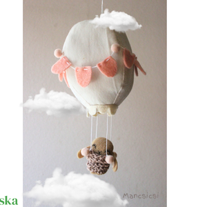 Babaforgó hőlégballonnal � kézműves nyuszis kiságyforgó a babaszobába vagy kiságy fölé - baba - mama - baba játékok - kiságyforgó - Meska.hu