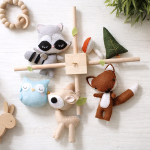 ERDEI Babaforgó, Kiságyforgó bagoly róka szarvas mosómaci, Kézműves termék Mancsicsi műhelyéből, Baba - mama, Baba játékok, Kiságyforgó, Varrás, MESKA