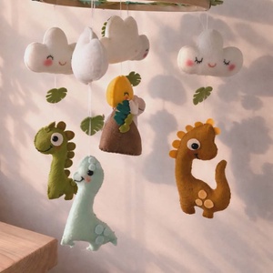 Dínós Babaforgó  - baba - mama - baba játékok - kiságyforgó - Meska.hu