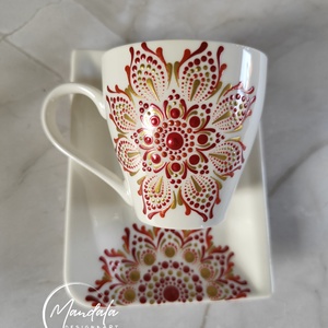 Kézzel festett mandala kávésbögre tálkával, egyedi porcelán bögre bordó-arany, Otthon & Életmód, Konyhafelszerelés, tálalás, Tálalás, Teás- és kávés pohár, készlet, , Ez a kézzel festett mandala kávésbögre különleges hangulatot visz a mindennapi kávézásba. Aprólékos..., MESKA