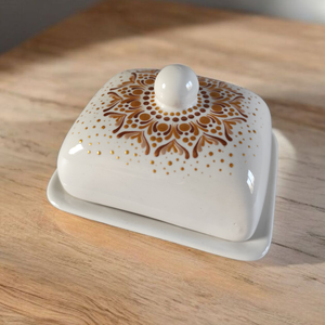 Kézzel festett egyedi porcelán vajtartó mandala mintval, konyhai dekoráció arany színekben  - Meska.hu