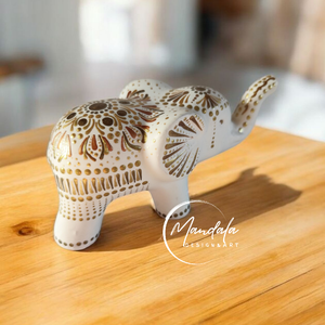 Szerencsehozó elefánt figura � kézzel festett porcelán dekoráció - Meska.hu