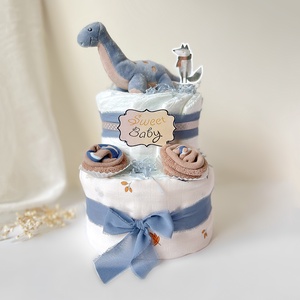 Pelenkatorta plüss dinóval - Uniszex bézs-szürke babaköszöntő ajándék - Meska.hu