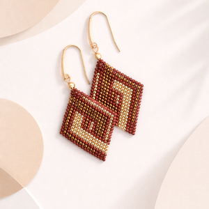 Bordó-arany fülbevaló - ékszer - fülbevaló - lógó fülbevaló - Meska.hu