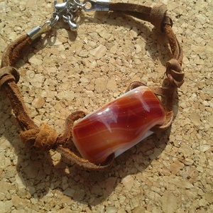 Barna csíkos karkötő - Meska.hu