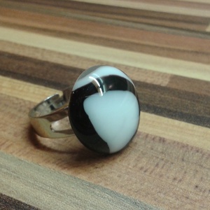 Fekete-fehér gyűrű - ékszer - gyűrű - kerek gyűrű - Meska.hu