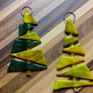 Csillogó fenyők - karácsony - adventi díszek - adventi ablakdekoráció - Meska.hu