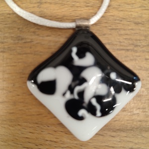 Fekete-fehér  medál, Ékszer, Nyaklánc, Medál, Ékszerkészítés, Üvegművészet, MESKA