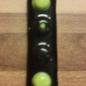 Fekete zöld pöttyös medál - ékszer - nyaklánc - medál - Meska.hu