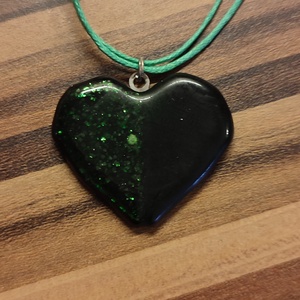 Zöld félcsillogós szív medál, Ékszer, Nyaklánc, Medál, Ékszerkészítés, Üvegművészet, MESKA