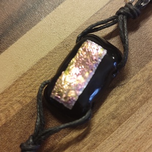 Rózsaszín irizáló karkötő, Ékszer, Karkötő, Gyöngyös karkötő, Ékszerkészítés, Üvegművészet, MESKA