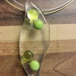 Zöld gombócos medál, Ékszer, Nyaklánc, Medál, Ékszerkészítés, Üvegművészet, MESKA