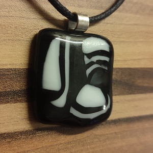Fekete-fehér medál - ékszer - nyaklánc - medál - Meska.hu