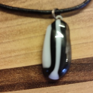 Fekete-fehér csíkoska III. medál - ékszer - nyaklánc - medál - Meska.hu