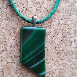 Zöld csíkoska medál - ékszer - nyaklánc - medál - Meska.hu