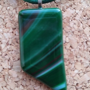 Zöld csíkoska medál - ékszer - nyaklánc - medál - Meska.hu