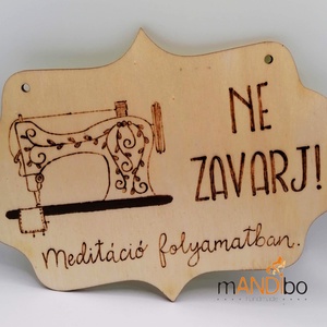 Ne zavarj, meditáció folyamatban - pirogravírozott vicces képecske, Otthon & Életmód, Dekoráció, Kép & Falikép, Táblakép, Famegmunkálás, Gravírozás, pirográfia, MESKA