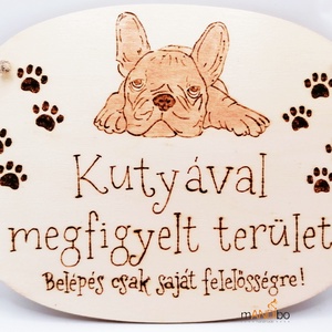 Kutyával megfigyelt terület -  kopogtató - pirogravírozott képecske, Otthon & Életmód, Dekoráció, Ajtó- és ablak dekoráció, Ajtótábla, Gravírozás, pirográfia, MESKA