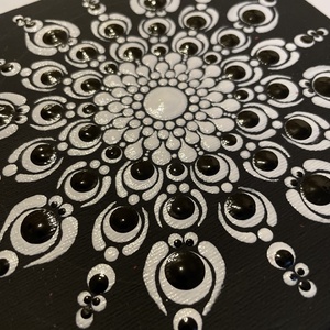 Fekete-fehér pontozott mandala - otthon & életmód - dekoráció - spiritualitás - mandala - Meska.hu
