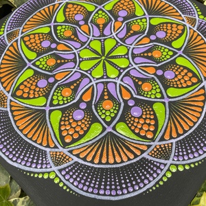 Lila-zöld-narancs színű pontozott mandala - otthon & életmód - dekoráció - spiritualitás - mandala - Meska.hu
