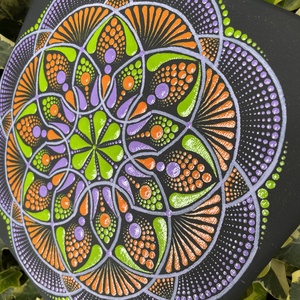 Lila-zöld-narancs színű pontozott mandala - otthon & életmód - dekoráció - spiritualitás - mandala - Meska.hu
