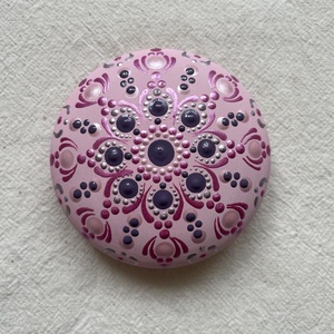 Rózsaszín-lila pontozott mandalakő - otthon & életmód - dekoráció - spiritualitás - mandala - Meska.hu