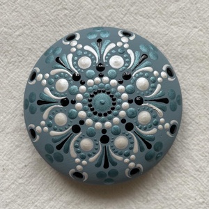 Türkiz-fekete-fehér pontozott mandalakő, Otthon & Életmód, Dekoráció, Spiritualitás, Mandala, Festett tárgyak, MESKA