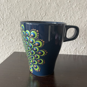 Sötétkék pontozott páva mandala mintás bögre - otthon & életmód - konyhafelszerelés, tálalás - tálalás - teás- és kávés pohár, készlet - Meska.hu