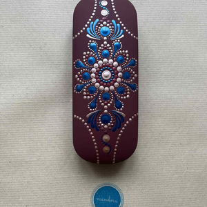 Bordó színű szemüvegtok pontozott mandala mintával - Meska.hu