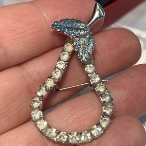 Régi strassz körte csillogó bross, kitűző blúzra, kabátra, női vintage ékszer, antik bross, női pin  - ékszer - kitűző és bross - kitűző - Meska.hu