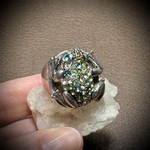 Modern nagy kristály gyűrű, béka statement gyűrű, csillogó alkalmi kristály ékszer: 55 mm körméret - ékszer - gyűrű - statement gyűrű - Meska.hu