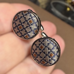 Elegáns selyemmel bevont vintage acél mandzsettagomb a '80-as évekből, mandzsetta, férfi ajándék mandzsetta gomb uraknak - ékszer - mandzsettagomb és nyakkendőtű - Meska.hu