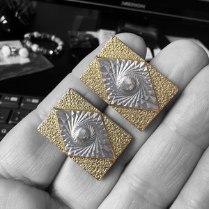 Extravagáns egyedi retro fém mandzsettagomb a '60-as '70-es évekből, csillogó acélból, elegáns ajándéktárgy férfinak! - ékszer - mandzsettagomb és nyakkendőtű - Meska.hu
