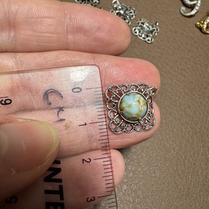 EZÜST vagy ezüstözött türkiz medál vintage fém medál, ékszer az 1970/80-as évekből, medál nyakláncra csillogó fémből  - ékszer - nyaklánc - medál - Meska.hu