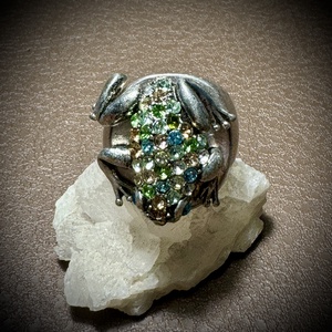 BÉKA mintás nagy kristály gyűrű statement gyűrű, csillogó alkalmi kristály ékszer: 55 mm körméret - ékszer - gyűrű - figurális gyűrű - Meska.hu