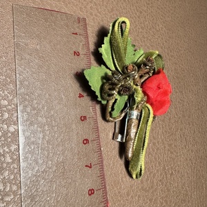 Régi rózsás bross kitűző, vintage bross kabátra, blúzra, zakóra kb. 8 cm retro virágos bross - ékszer - kitűző és bross - Meska.hu