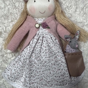 Szofi öltöztetős baba, Játék & Sport, 3 éves kor alattiaknak, Alvóka & Rongyi, Baba-és bábkészítés, Festett tárgyak, MESKA