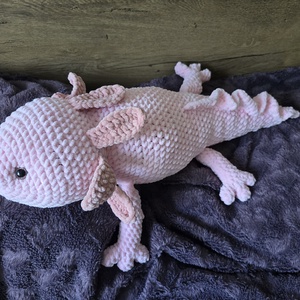 Horgolt axolotl - játék & sport - plüssállat & játékfigura - más figura - Meska.hu