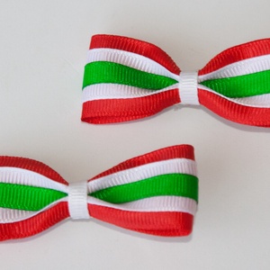 Nemzeti színű masnis hajcsat - piros/fehér/zöld, Ruha & Divat, Hajdísz & Hajcsat, Hajcsat & Hajtű, Mindenmás, Varrás, Grosgrain (ripsz) szalagból készült hajcsat szett.
A termék varrással és ragasztással készült.
A sz..., MESKA