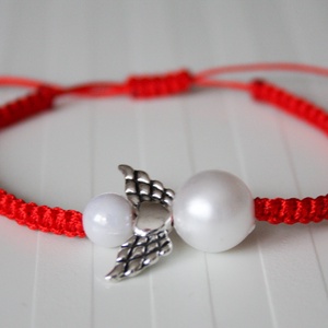 Makramé karkötő - Angyalka piros - ékszer - karkötő - fonott karkötő - Meska.hu