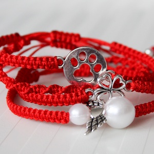 Makramé karkötő - Angyalka piros - ékszer - karkötő - fonott karkötő - Meska.hu