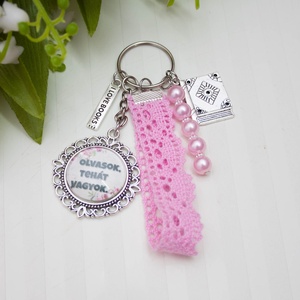 Kulcstartó, táskadísz - Könyvimádóknak, könyvmolyoknak - Rózsaszín - Meska.hu