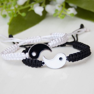 Páros karkötő pároknak, barátoknak, fonott makramé karkötő - Jin yang fekete/fehér - ékszer - karkötő - fonott karkötő - Meska.hu