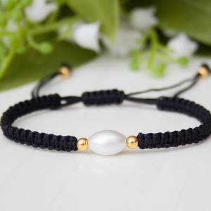 Fonott makramé karkötő - Gyöngyökkel fekete, Ékszer, Karkötő, Fonott karkötő, Csomózás, MESKA