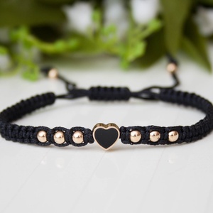 Fonott makramé karkötő - Fekete szívecskés, Ékszer, Karkötő, Fonott karkötő, Csomózás, MESKA