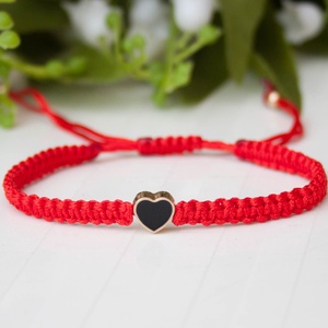 Fonott makramé karkötő - Piros szívecskés, Ékszer, Karkötő, Fonott karkötő, Csomózás, MESKA