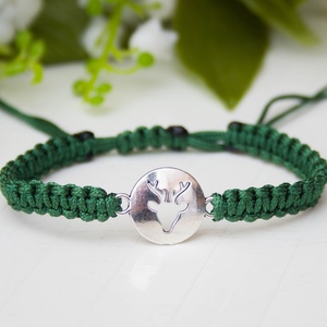 Fonott makramé karkötő - Szarvasos sötétzöld - ékszer - karkötő - fonott karkötő - Meska.hu