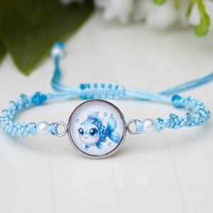 Fonott makramé karkötő gyerekeknek - Halacskás világoskék, Ékszer, Karkötő, Fonott karkötő, Csomózás, MESKA